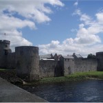 Limerick :: King John's Castle is located on King's Island in Limerick. It is built on the site of the first permanent Viking stronghold on Inis Sibhtonn (King's Island) dated 922.